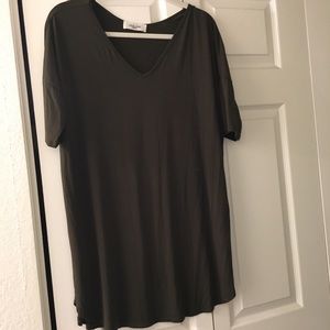 Carly Jean Los Angeles t shirt dress size in olive